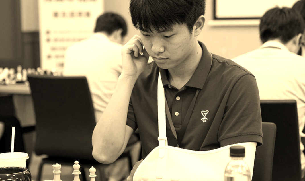 GCL 2026: Nepomniachtchi gây sức ép lên Carlsen trước khi hạ Sindarov bằng đồng hồ