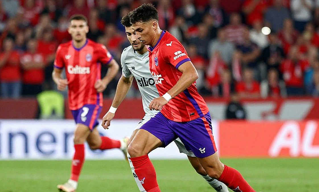 Keely Hodgkinson's Nike Catsuit and the Contract Line at the LA 2028 Olympics