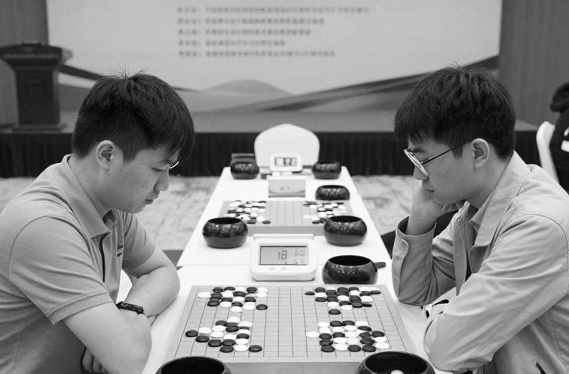 ChessBase Magazine #225: Dòng tít Salesforce và khoảng trống không ai kiểm tra