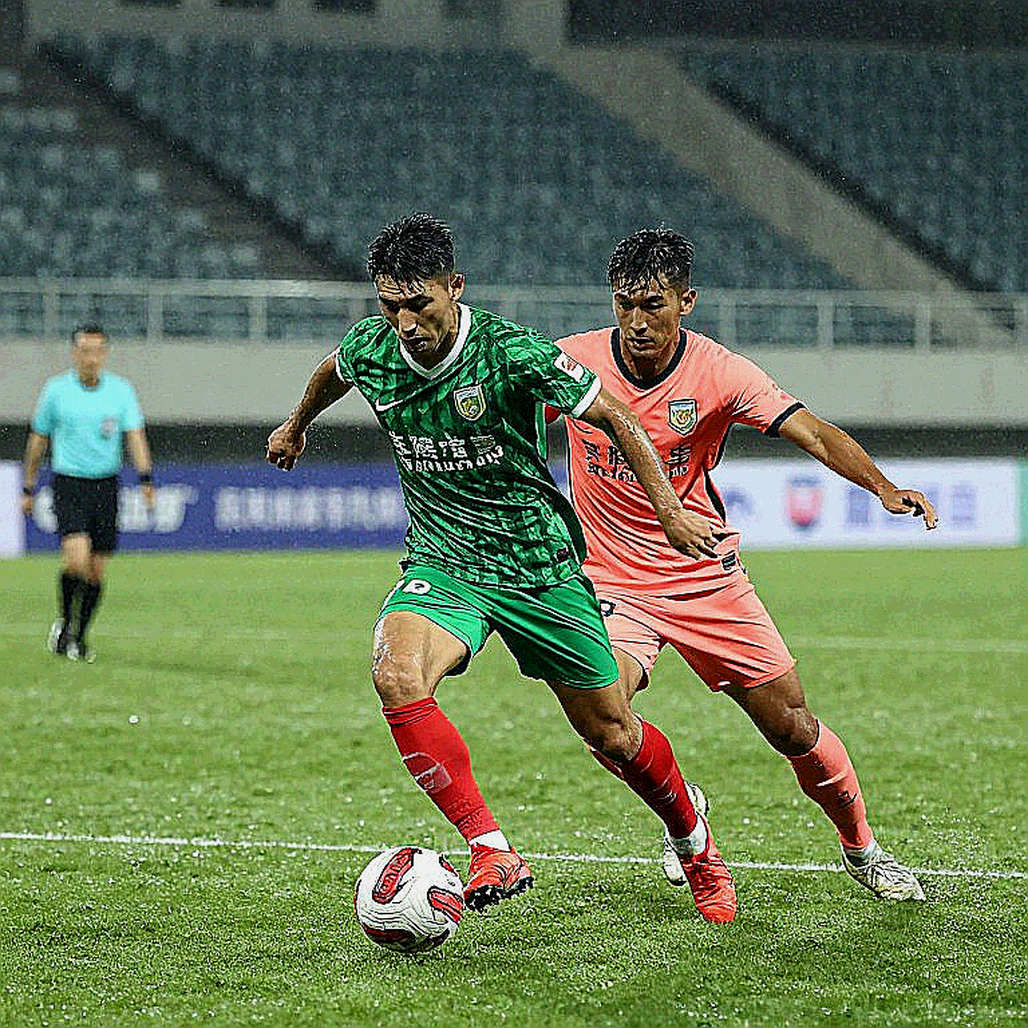 Tin đồn chuyển nhượng V.League và nền kinh tế của những con số không có chủ Tin đồn chuyển nhượng V.League và nền kinh tế của những con số không có chủ
