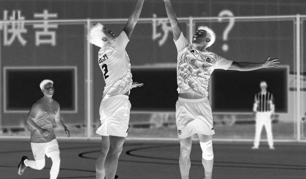 Spink bơi 45,91 giây: cái bẫy thước-yard mà NCAA không nói với khán giả