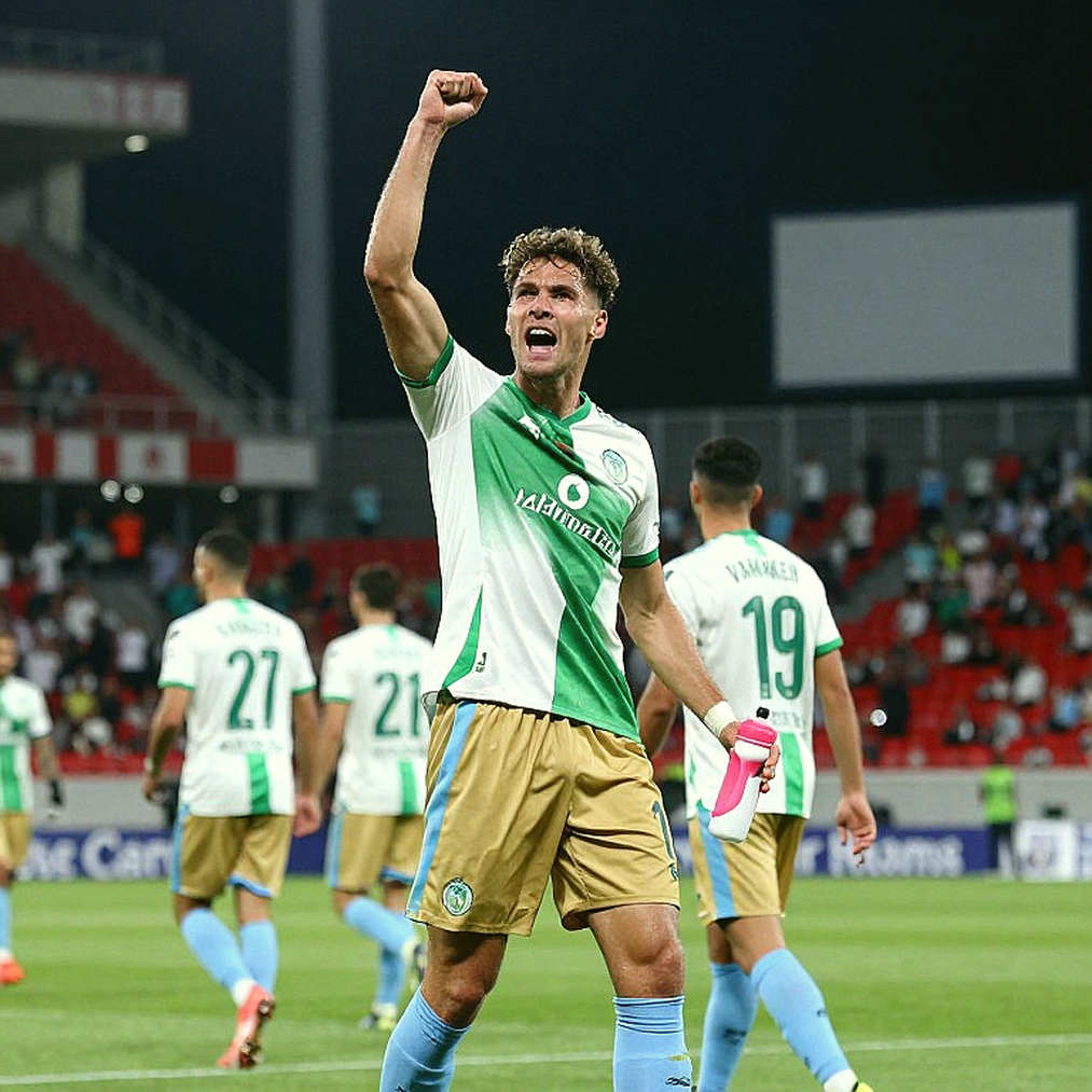 One Line from Go Oiwa in Hangzhou, and the Twelve Years Asia Spent Learning to Keep the Ball
