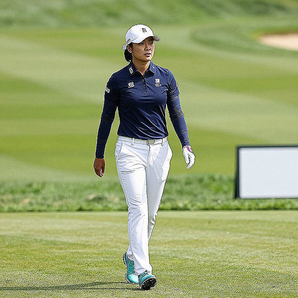 Găng tay Asher và golf Việt Nam: Khi dữ liệu sản phẩm bị bỏ ngỏ giữa sân
