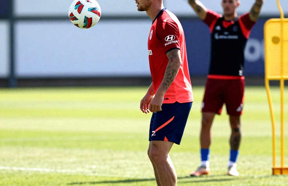 Ellyes Skhiri rời đội tuyển Tunisia: 11 năm, ba World Cup và một lớp dữ liệu chưa ai lật Ellyes Skhiri rời đội tuyển Tunisia: 11 năm, ba World Cup và một lớp dữ liệu chưa ai lật