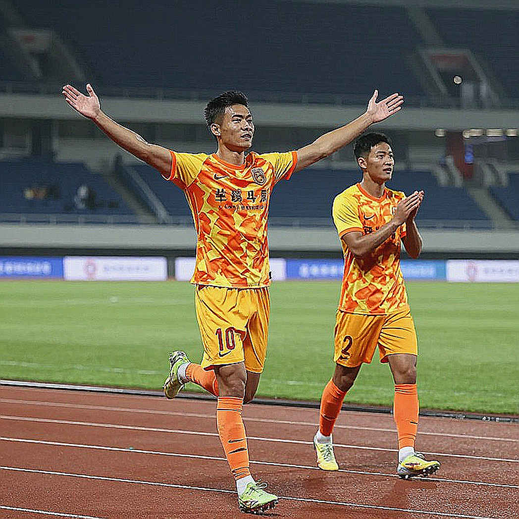 Tribute to Xuan Son Ahead of Thailand Clash: Those Left Behind Carry a Striker's Promise Tribute to Xuan Son Ahead of Thailand Clash: Those Left Behind Carry a Striker's Promise