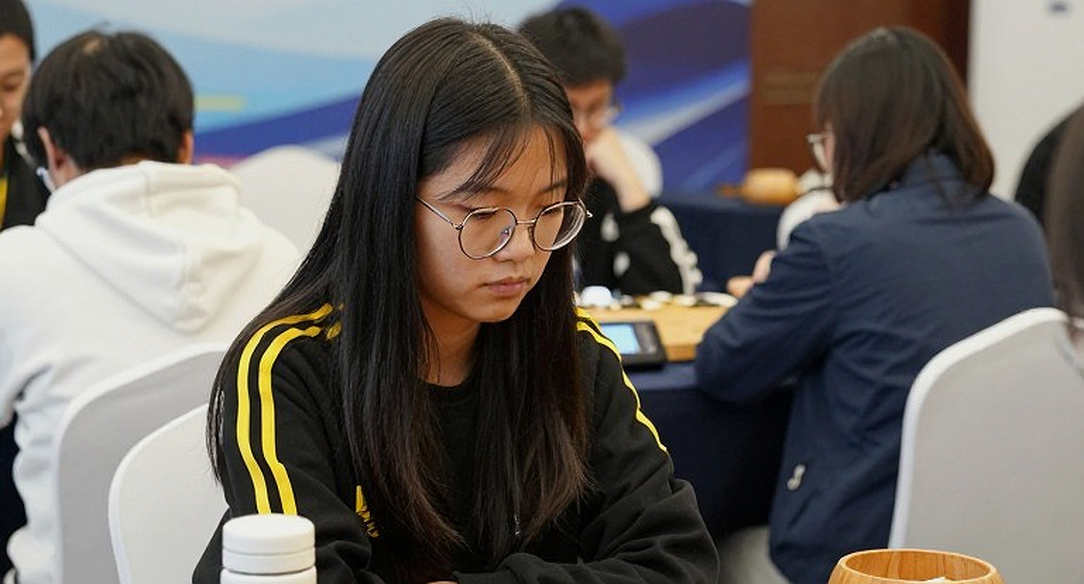 Nước 9...a5 và một tiêu đề đi lạc: khi đĩa giảng cờ vua mượn tên giải đấu Samarkand